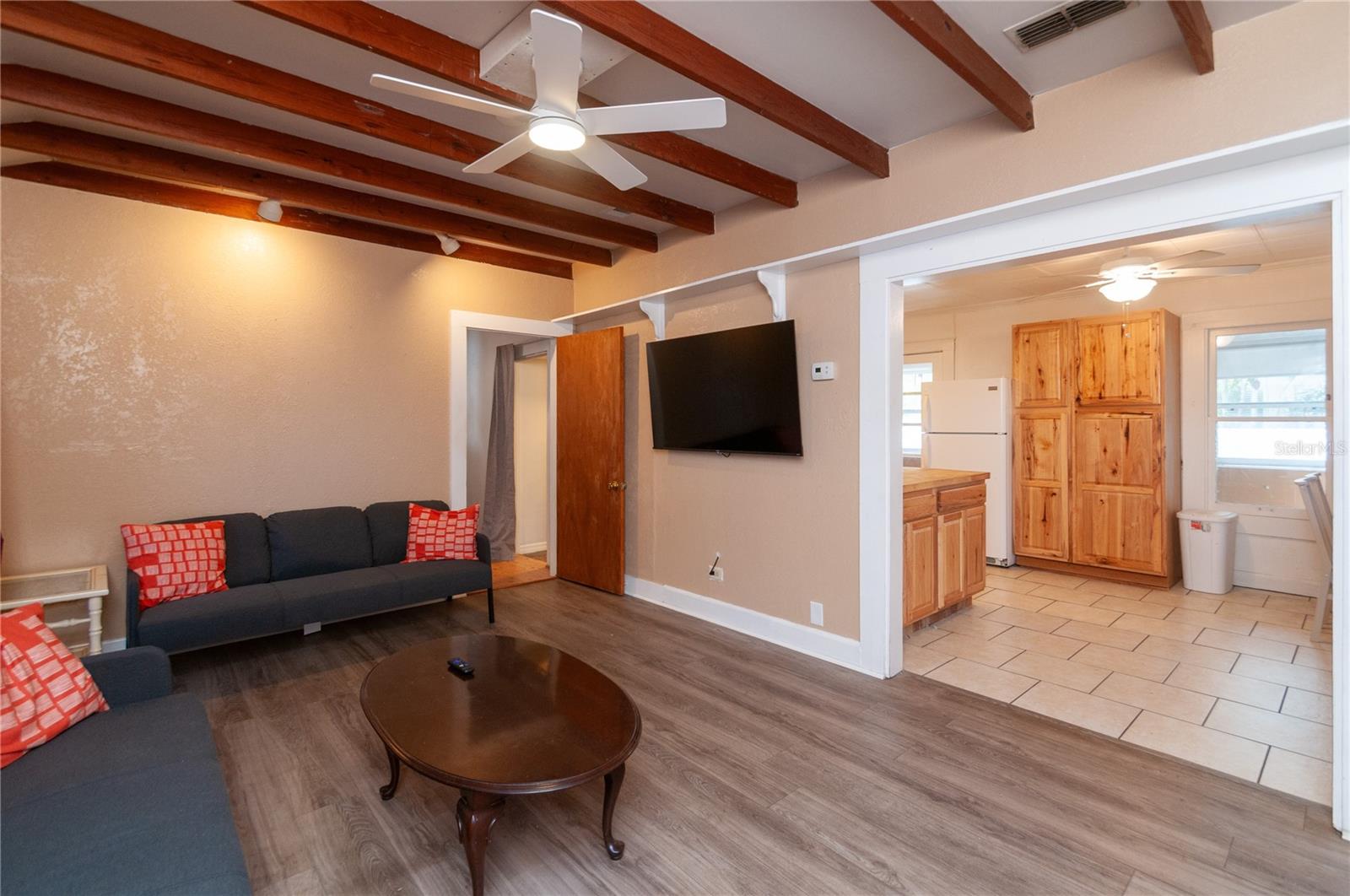 OAKLAND SUB 2 - Residential Lease