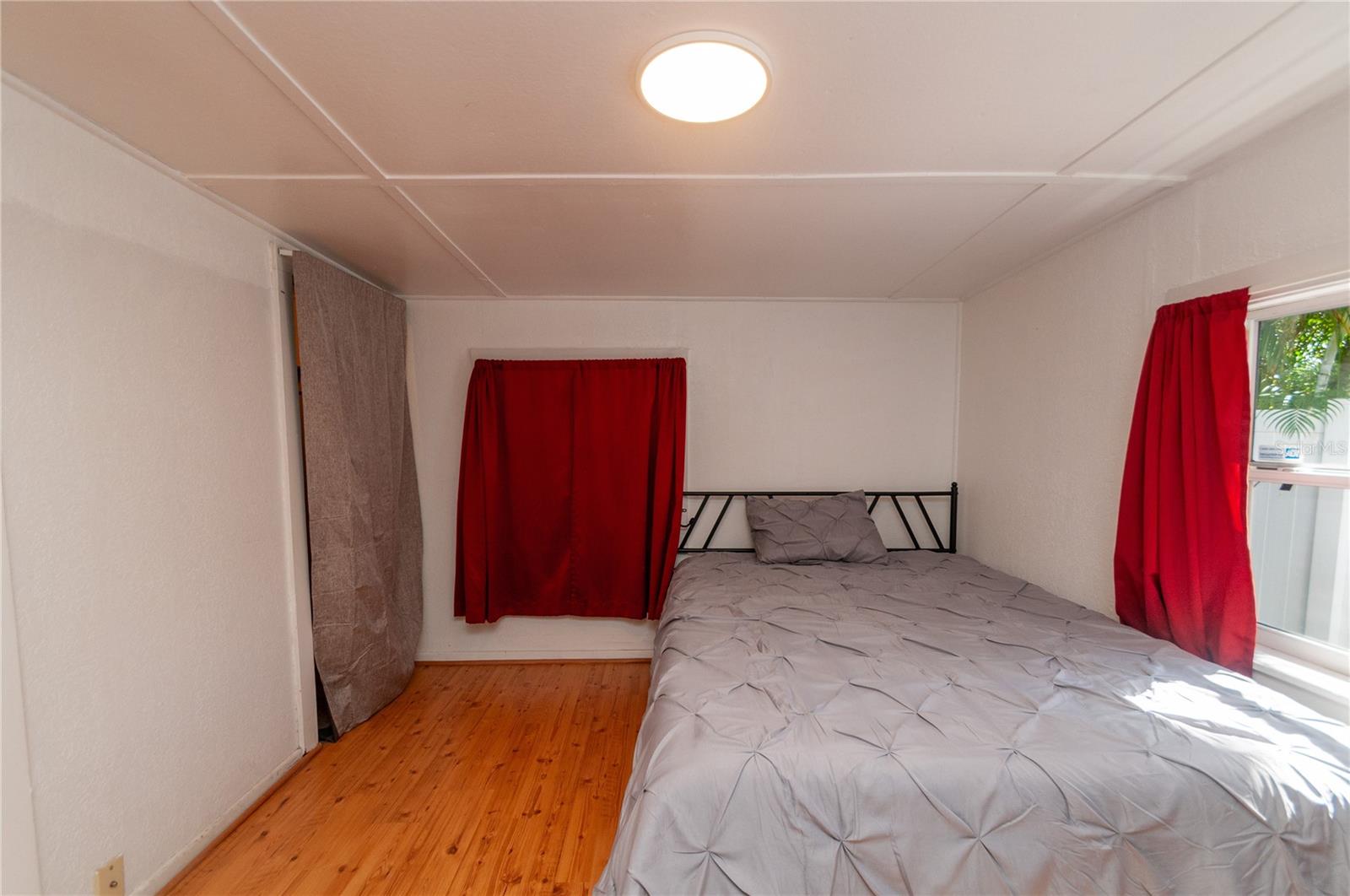 OAKLAND SUB 2 - Residential Lease