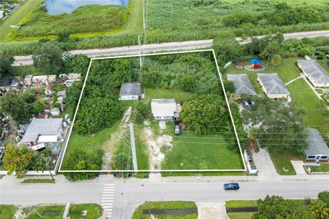 Photo of 2305 Mango Avenue, Sarasota, FL 34234 (MLS # A4706720)