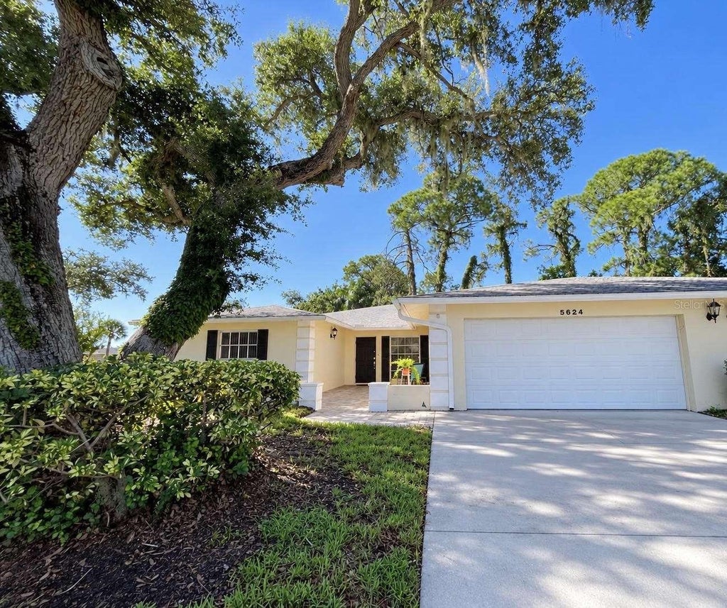 Photo of 5624 Palm Aire Drive #V105, Sarasota, FL 34243 (MLS # TB8548825)