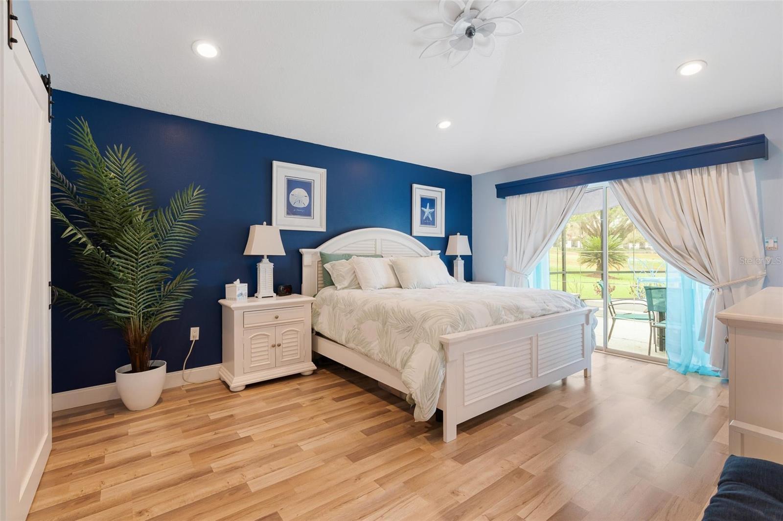 VILLAGE GREEN - Residential