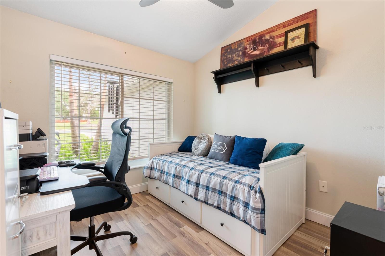 VILLAGE GREEN - Residential