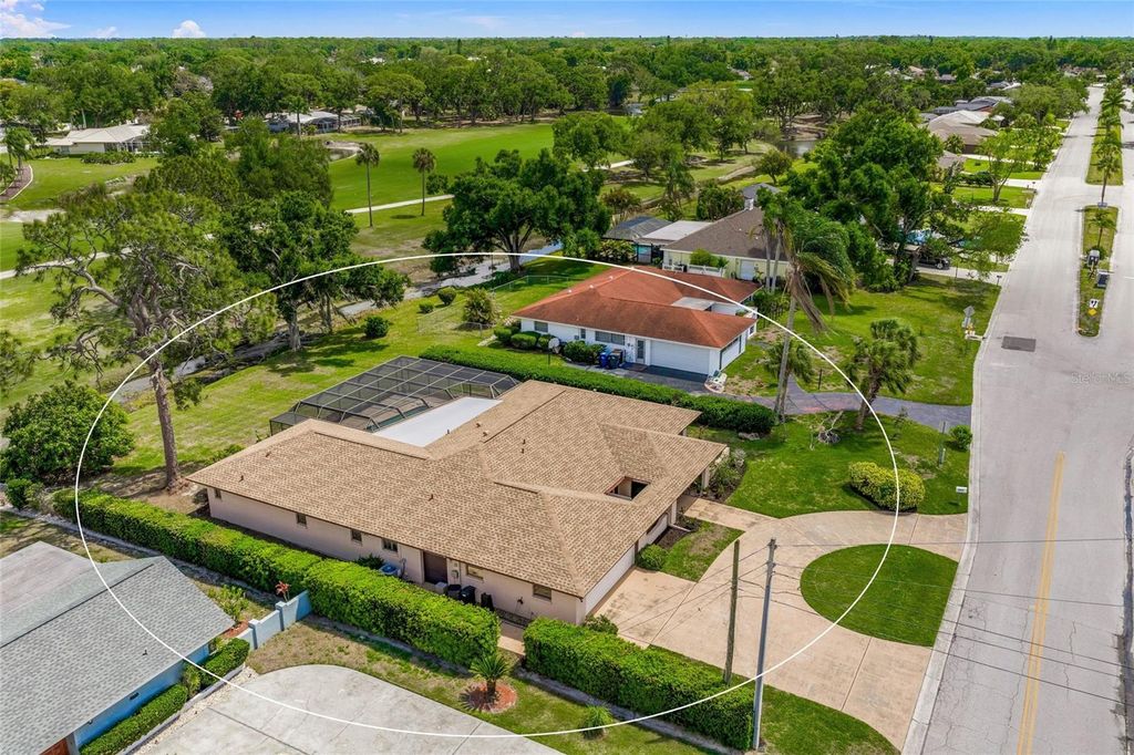 Photo of 4806 W Country Club Drive, Sarasota, FL 34243 (MLS # A4685797)