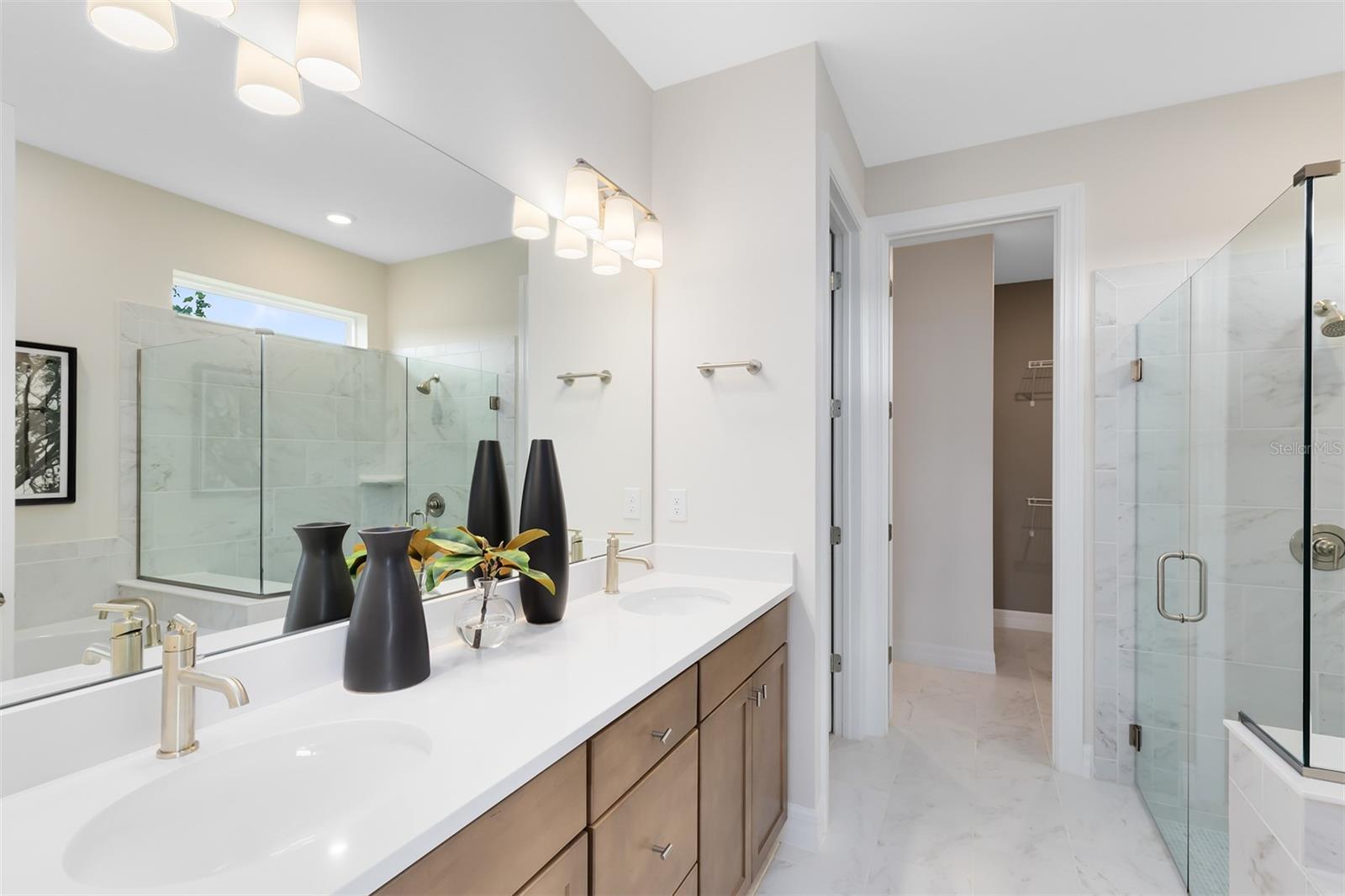 BRIDGEWALK - Residential