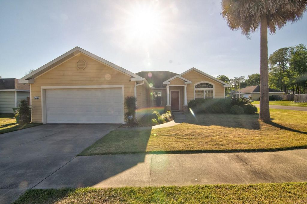 Photo of 15572 NW 136th Terrace, Alachua, FL 32615 (MLS # GC539390)