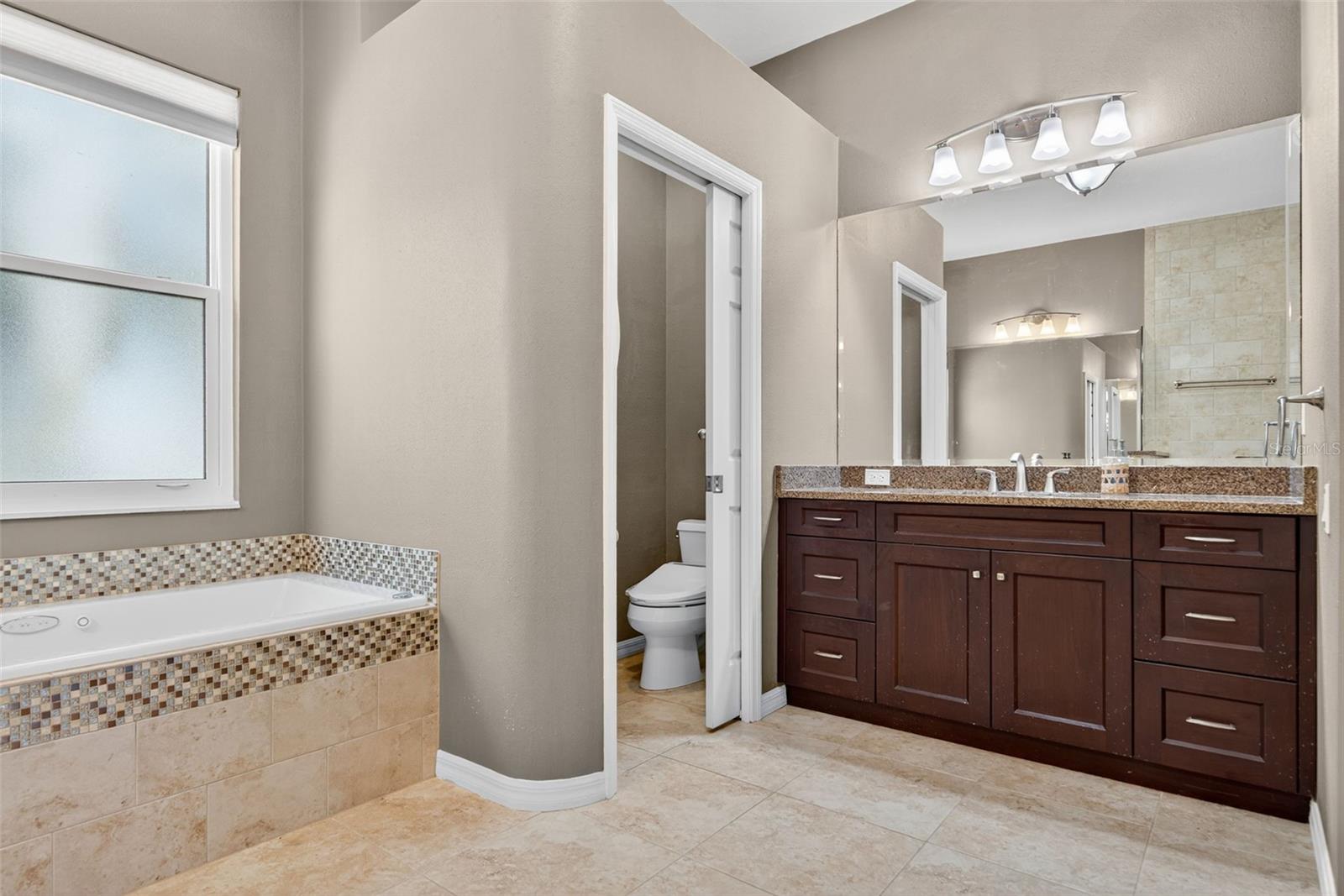 SILVER OAKS - Residential