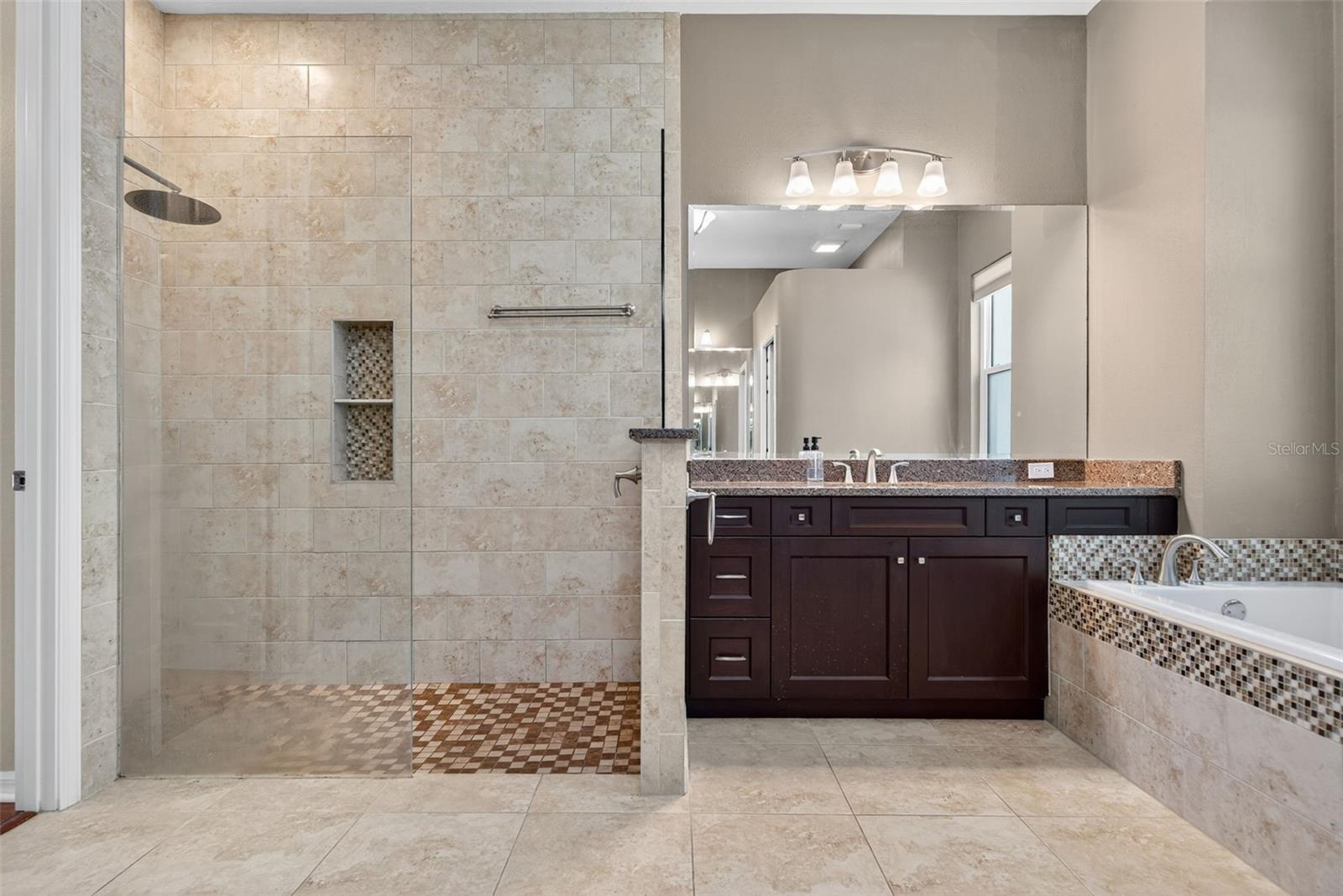 SILVER OAKS - Residential
