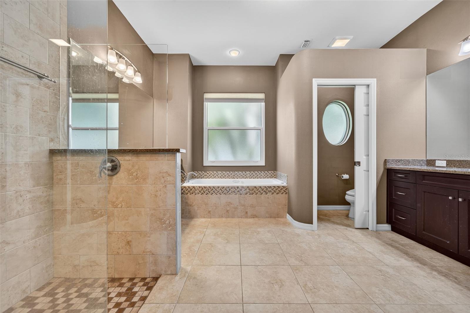 SILVER OAKS - Residential