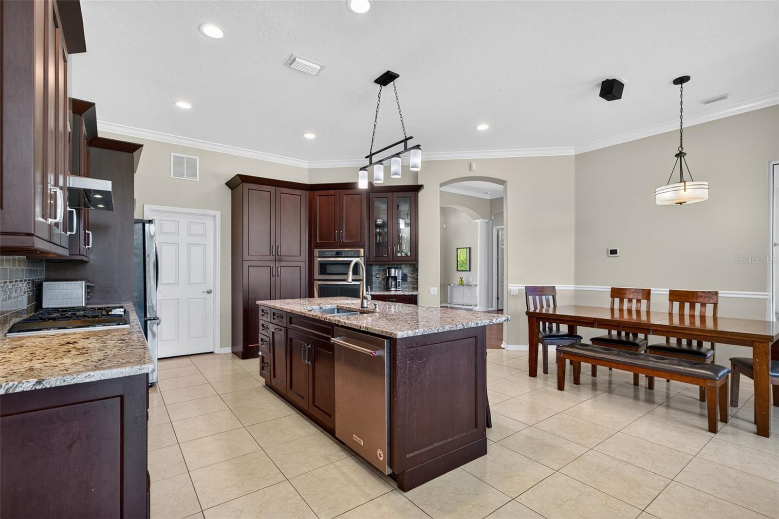 SILVER OAKS - Residential
