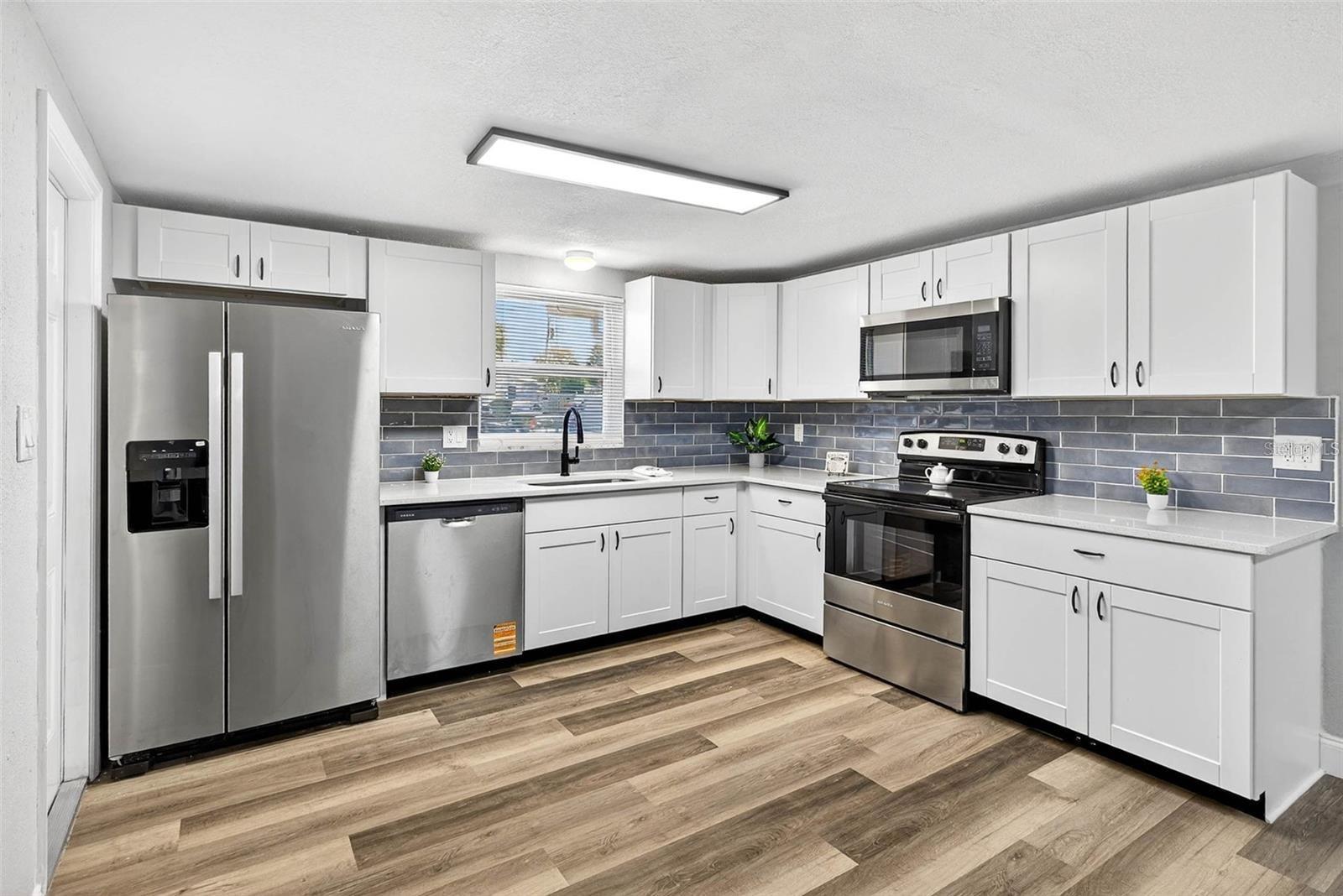 PALM TERRACE ESTATES - Residential