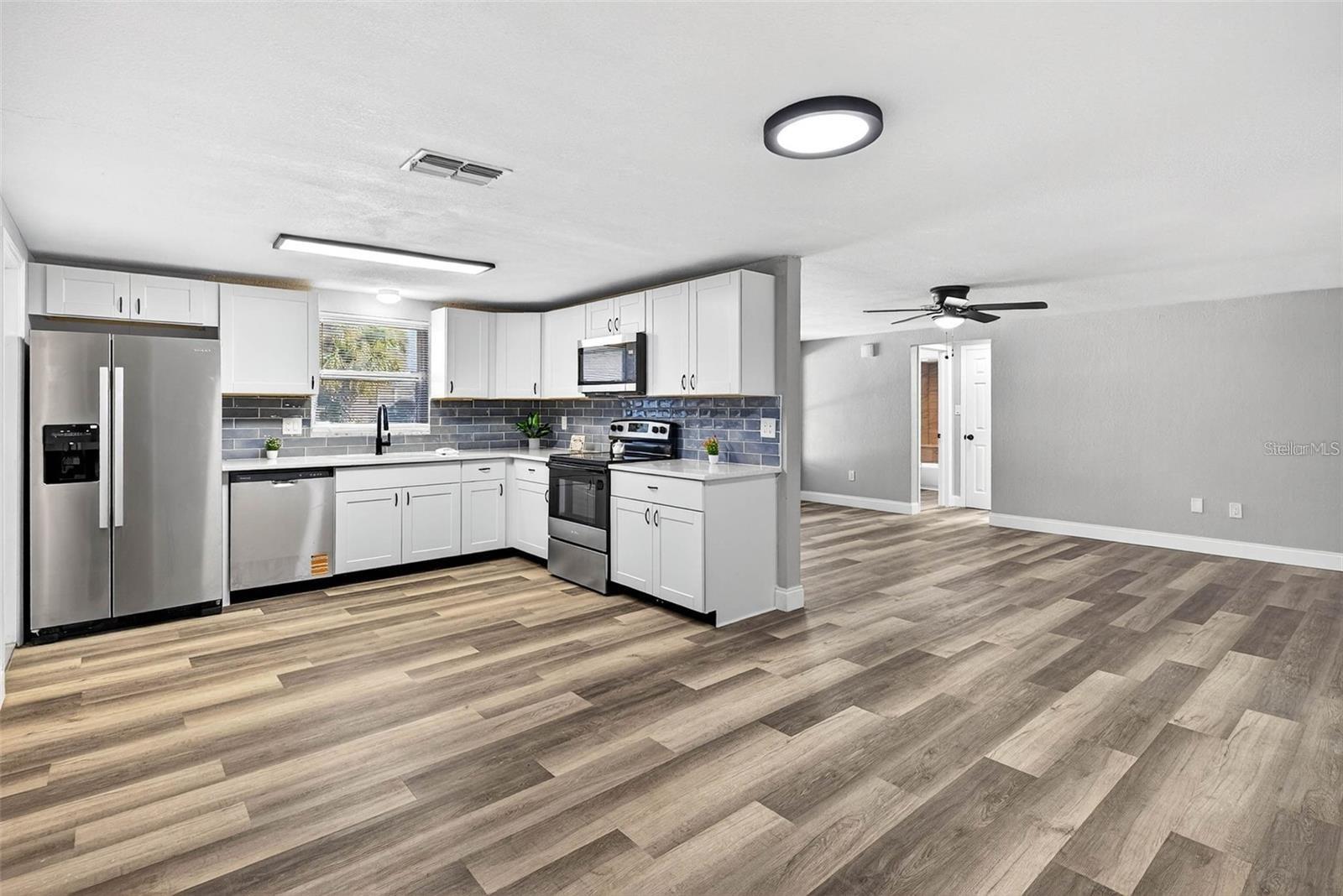 PALM TERRACE ESTATES - Residential