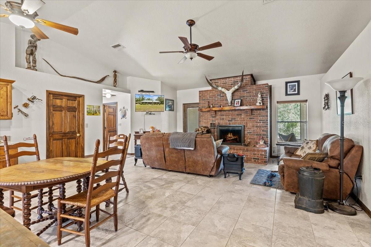 INDIAN OAKS LOTS 41 THRU 43 - Residential