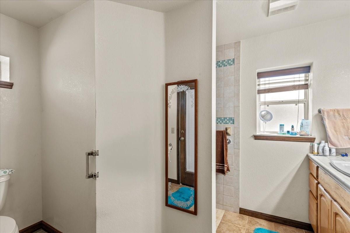 INDIAN OAKS LOTS 41 THRU 43 - Residential