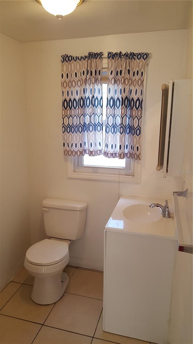 DISTRICT FLA CORP SUB 1 - Residential Income