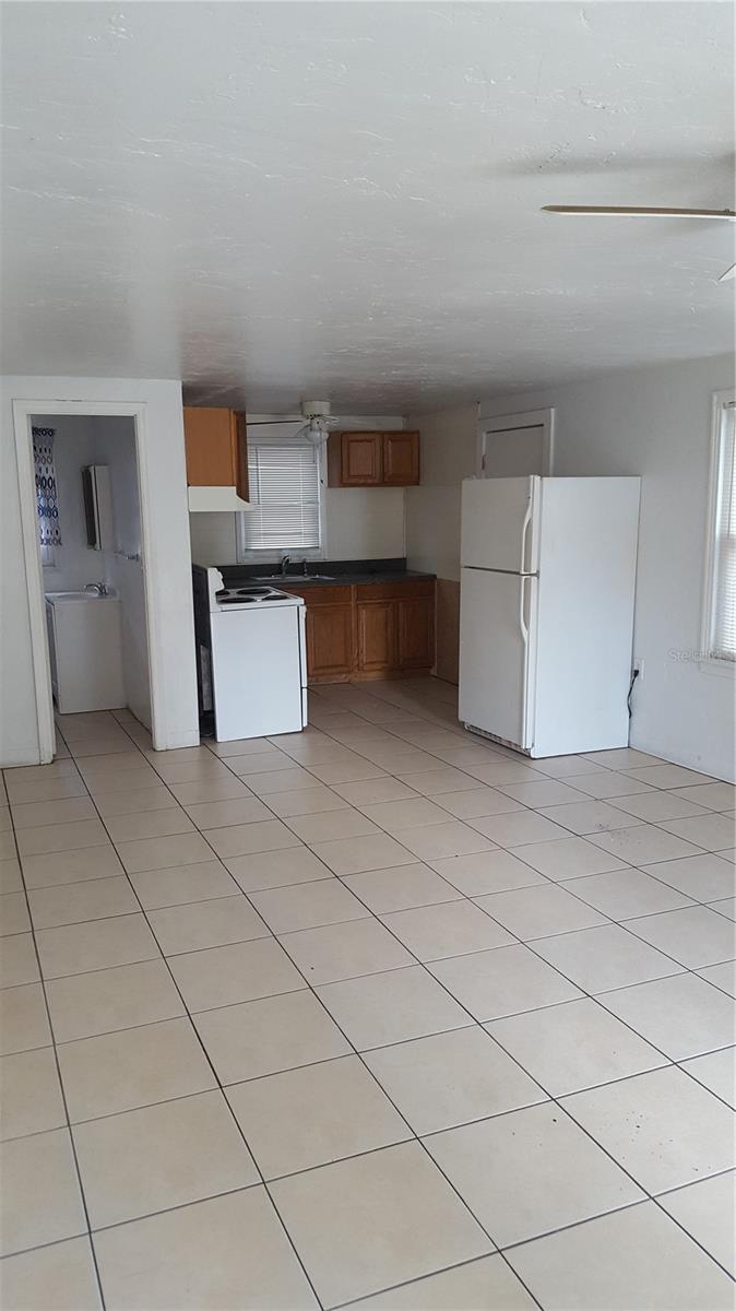 DISTRICT FLA CORP SUB 1 - Residential Income