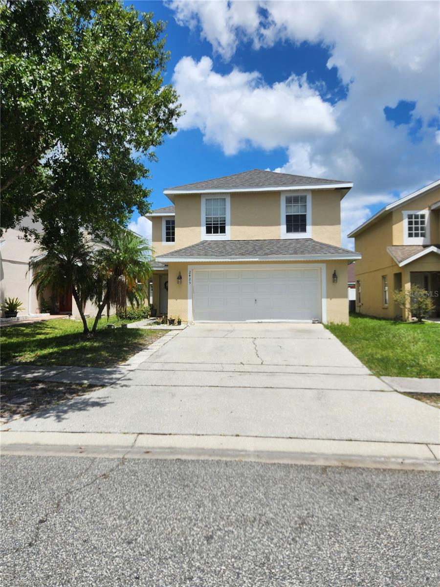 Priced to Sell 4 Bed 2.5 over 1800 square feet of living area requiring just a bit of TLC in the popular and centrally located Remington Neighborhood close to all major roadways - 192 and easy Turnpike access. COVERED ENTRY and an Inviting TILE on first floor with a SPACIOUS Kitchen/Family Room Combo. ALL Upstairs bedrooms - Two include walk in closets. Recent improvements to the home include a NEW ROOF in 2021 and AC replaced in 2020 - Exterior painted in 2025. The hall bath shower area was recently redone with new walled TILE and new fiberglass tub. Community includes: Tennis and Basketball courts, baseball field, Recreation Center with playground and community pool. Community is gated from 7 PM nightly with roving security. Do the math and do the comps....home is priced for a quick sale.
(PLEASE RESPECT SELLERS REQUEST THAT NO "SIGHT UNSEEN" OFFERS WILL BE CONSIDERED)