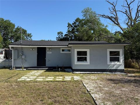 Photo of 3931 Avenue R NW, Winter Haven, FL 33881 (MLS # O6288718) Photo of 3931 Avenue R NW, Winter Haven, FL 33881 (MLS # O6288718)