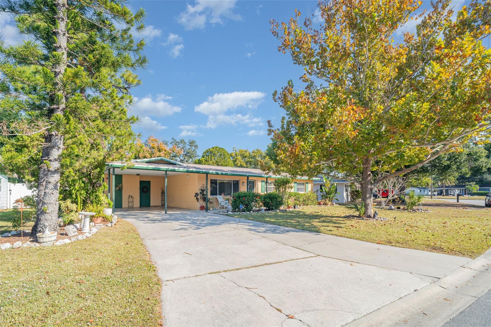 4652 MACEACHEN BOULEVARD