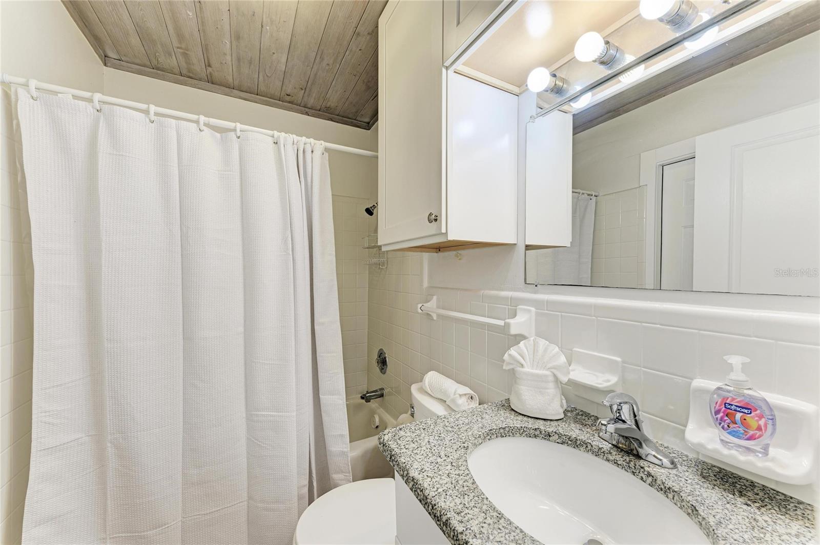 PELICAN PERCH - Residential Income