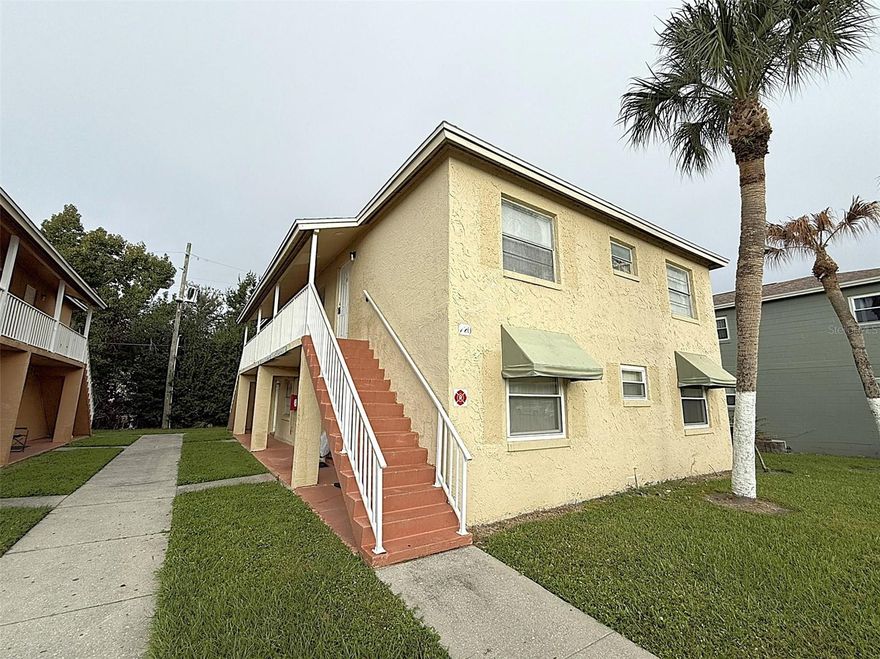Condo in Palm Gardens, located on the second floor, offering comfort and privacy.
The property features assigned parking and is located in a convenient area near schools, shopping, and major roads.
Ideal for buyers looking for a practical, well-located option.