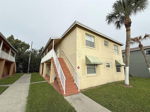 Photo of 720 Michigan Court #4, Saint Cloud, FL 34769 (MLS # S5142766)