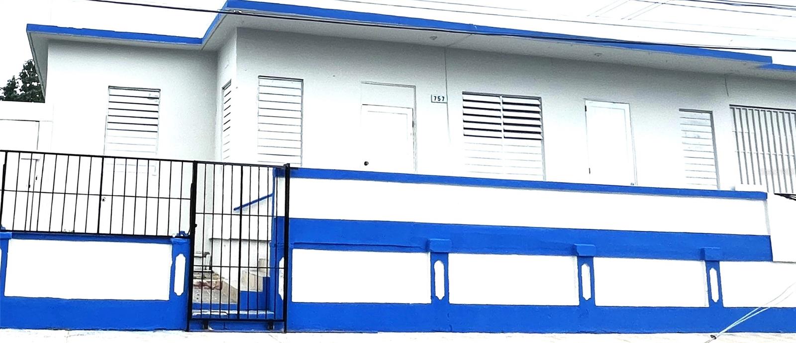 Location Location Location. Excellent corner commercial one story structure suitable for medical offices and laboratory. Steps away from Doctors Hospital Main entrance in Santurce. minutes away to Pavia Hospital, San Jorge Hospital and Ashford Presbyterian Hospitals. Covered public parking available 700 feet from the premises. Is located in an easily accessible location to Fernandez Juncos and Las Americas Highway, in the Heart of Santurce in the Municipality of San Juan. Tren Urbano Sagrado Corazon Mass Rail Transit System station is minutes away as well as the business area of Hato Rey. Do not miss this opportunity that has just become available after many years operating as a laboratory. Call for your private scheduled showing.