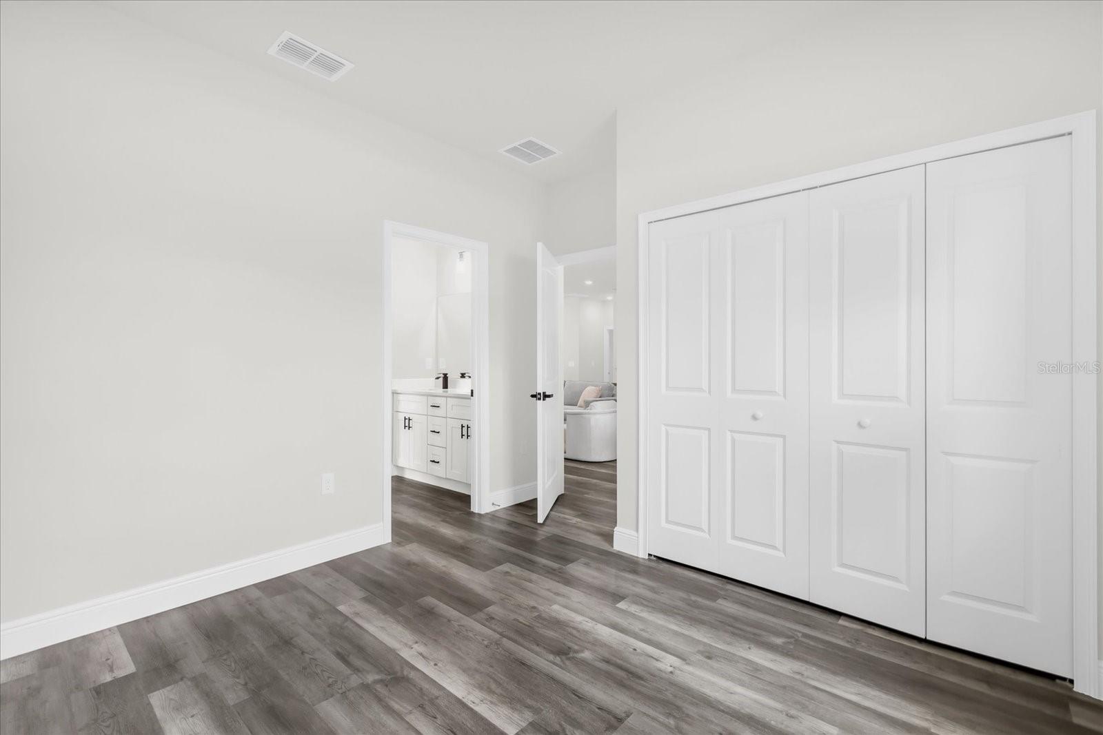 MARION OAKS 06 - Residential Lease