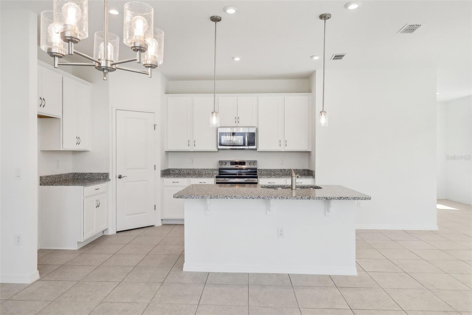 RESERVE AT COUNTRY CLUB LAKES ESTATES - Residential