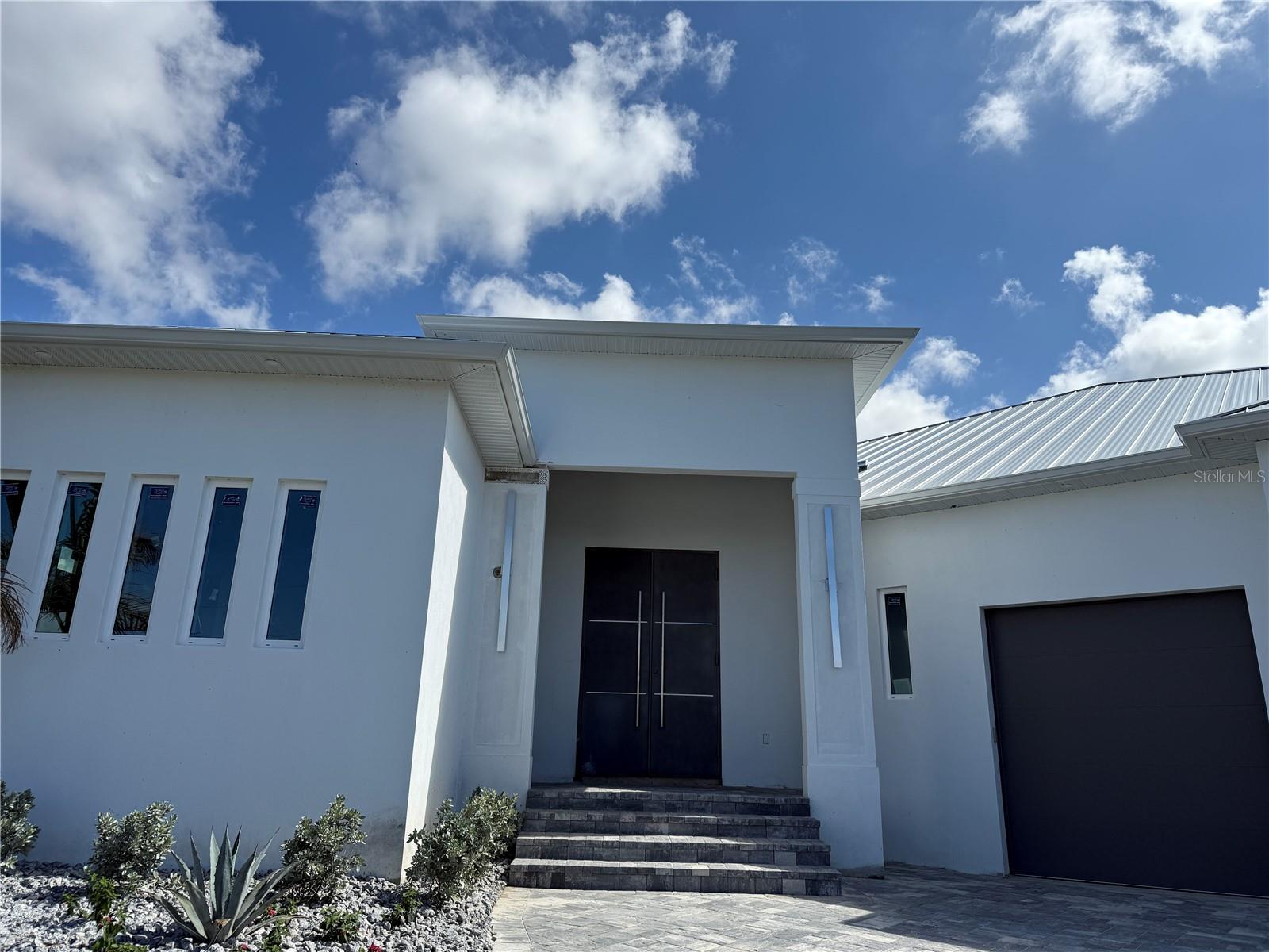 1426 MINEO DRIVE