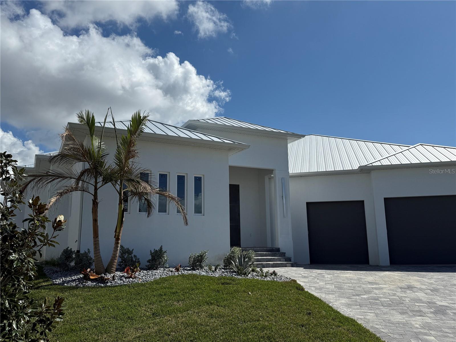 1426 MINEO DRIVE