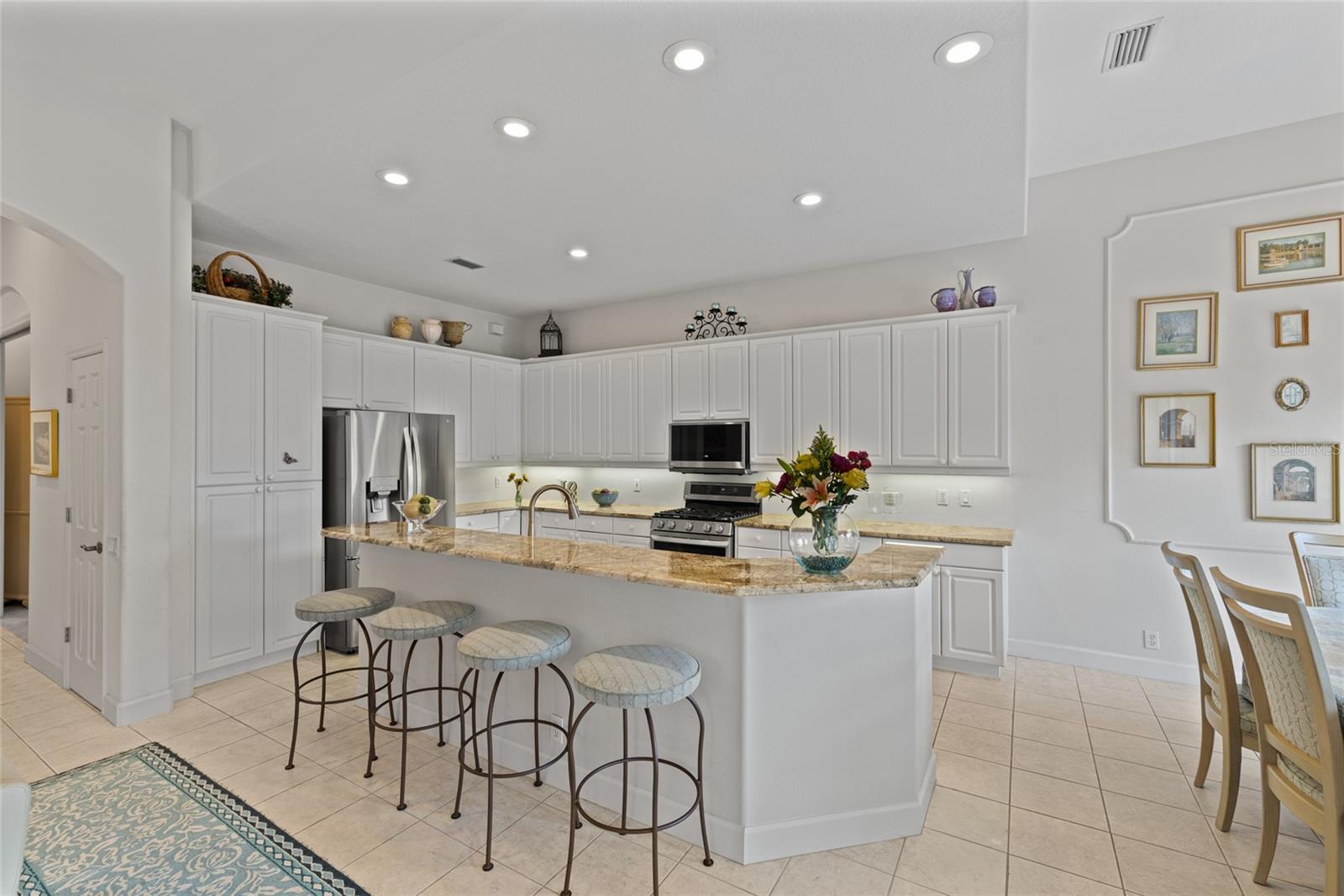 ROSEDALE - Residential