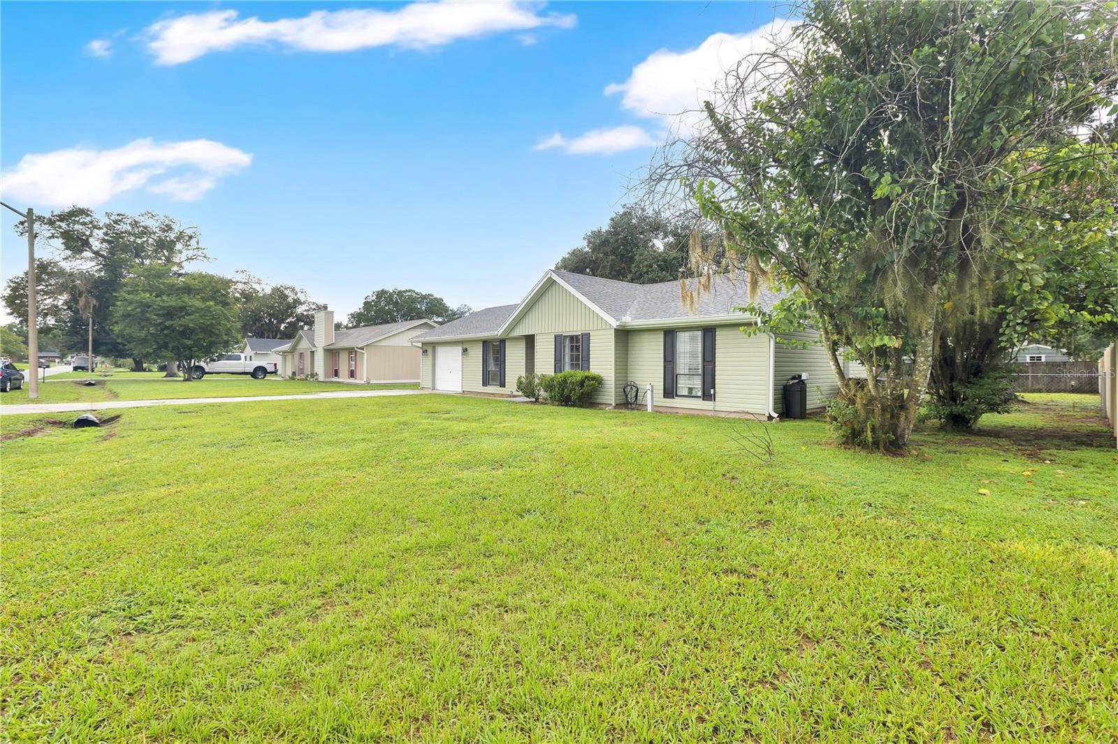 2323 VIEW WAY
