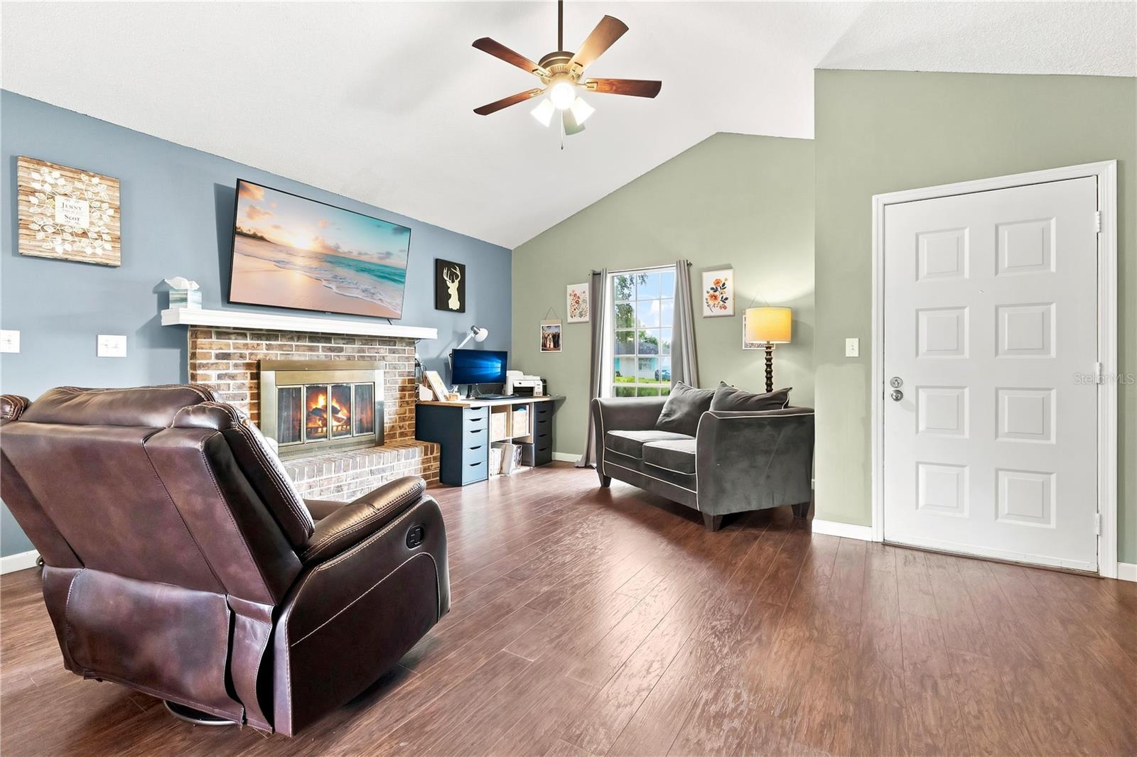 2323 VIEW WAY