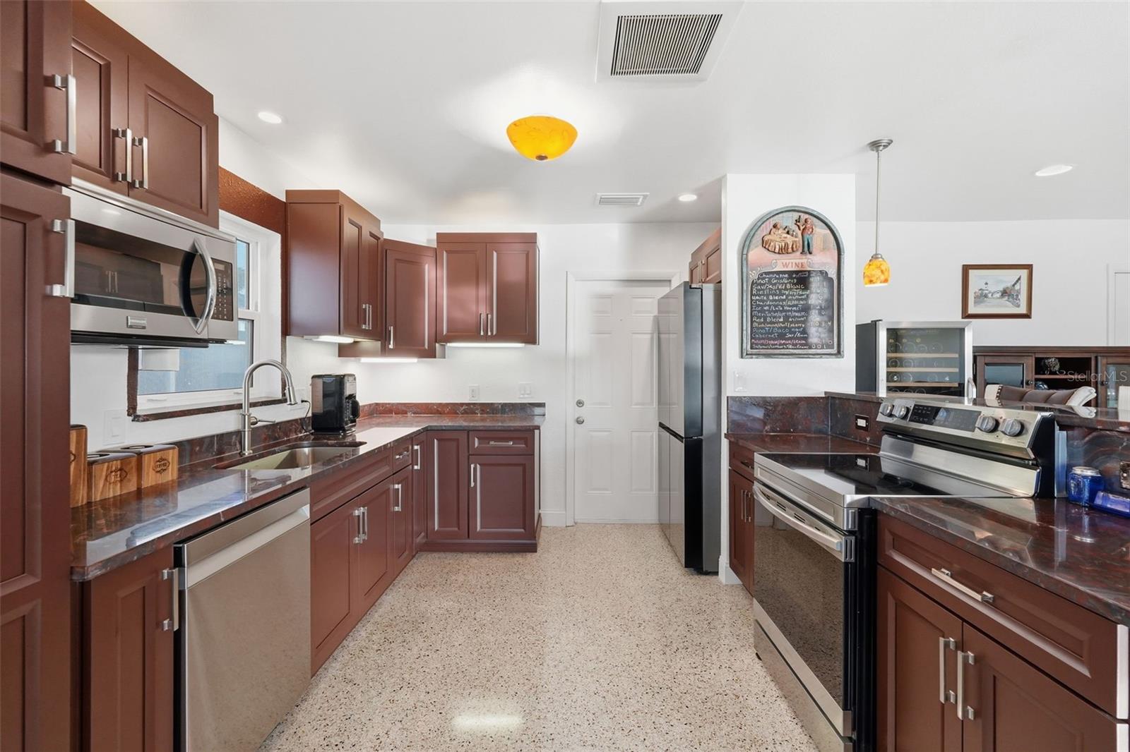 CRYSTAL ISLAND - Residential