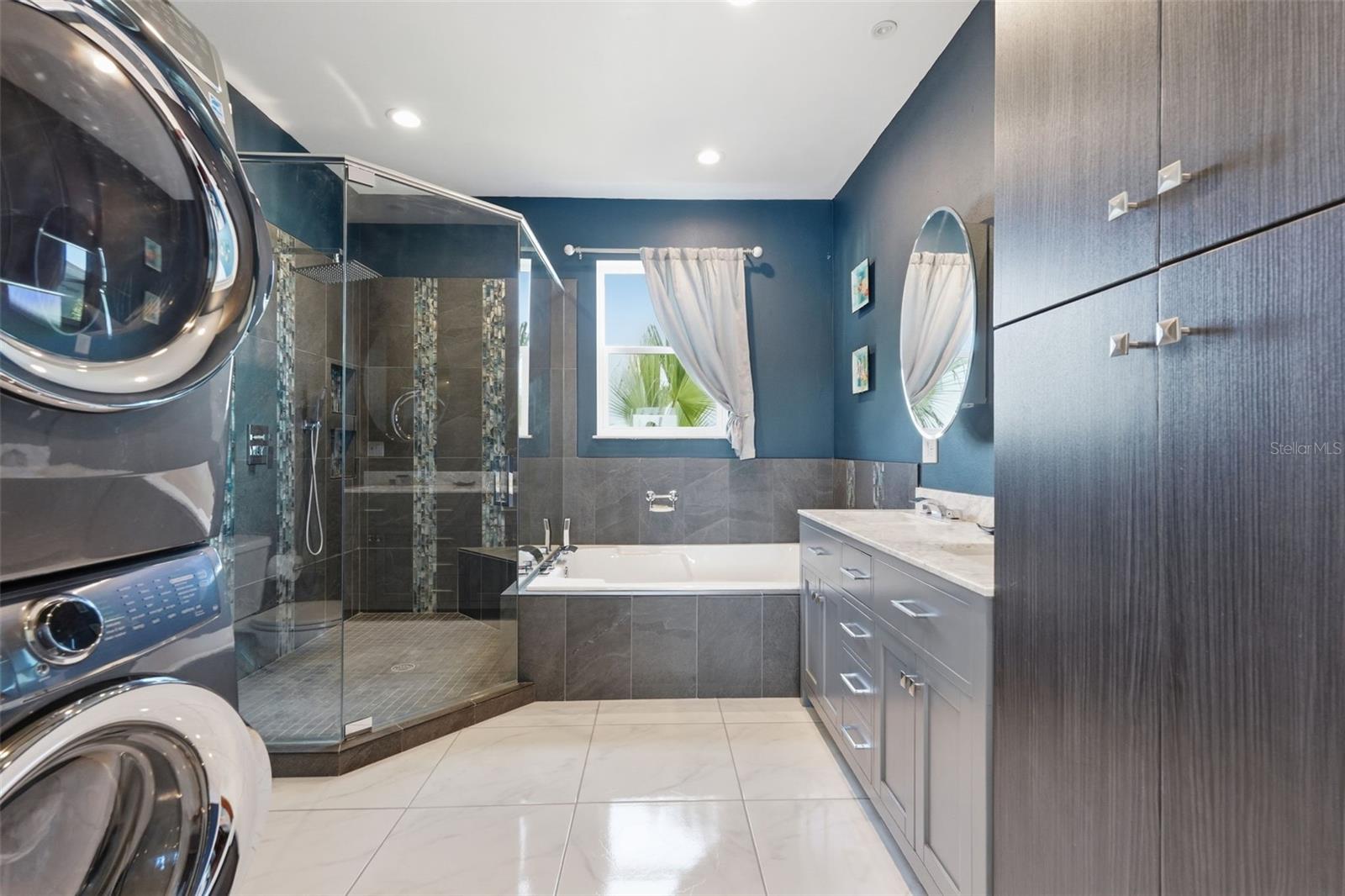 CRYSTAL ISLAND - Residential