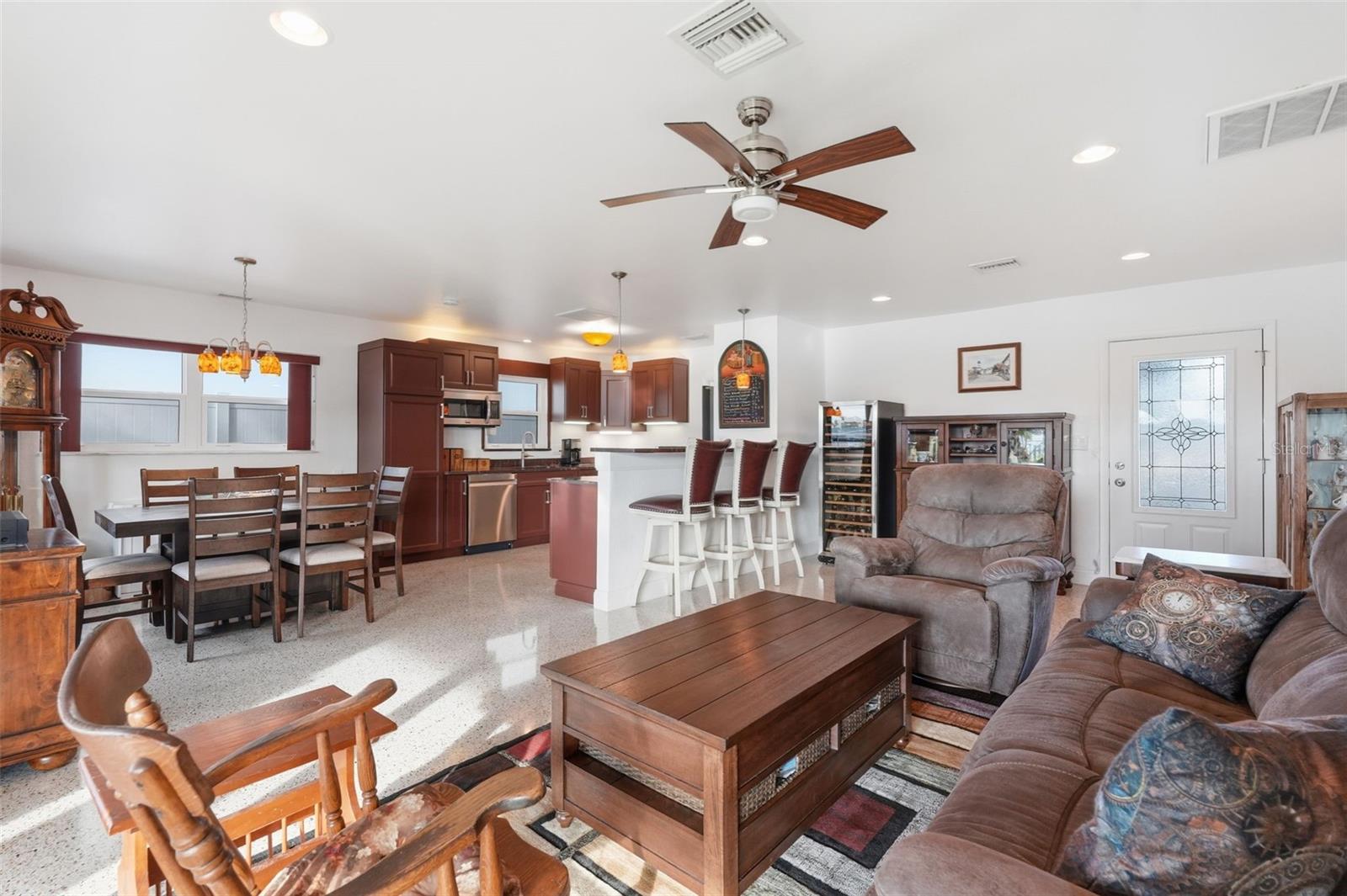 CRYSTAL ISLAND - Residential