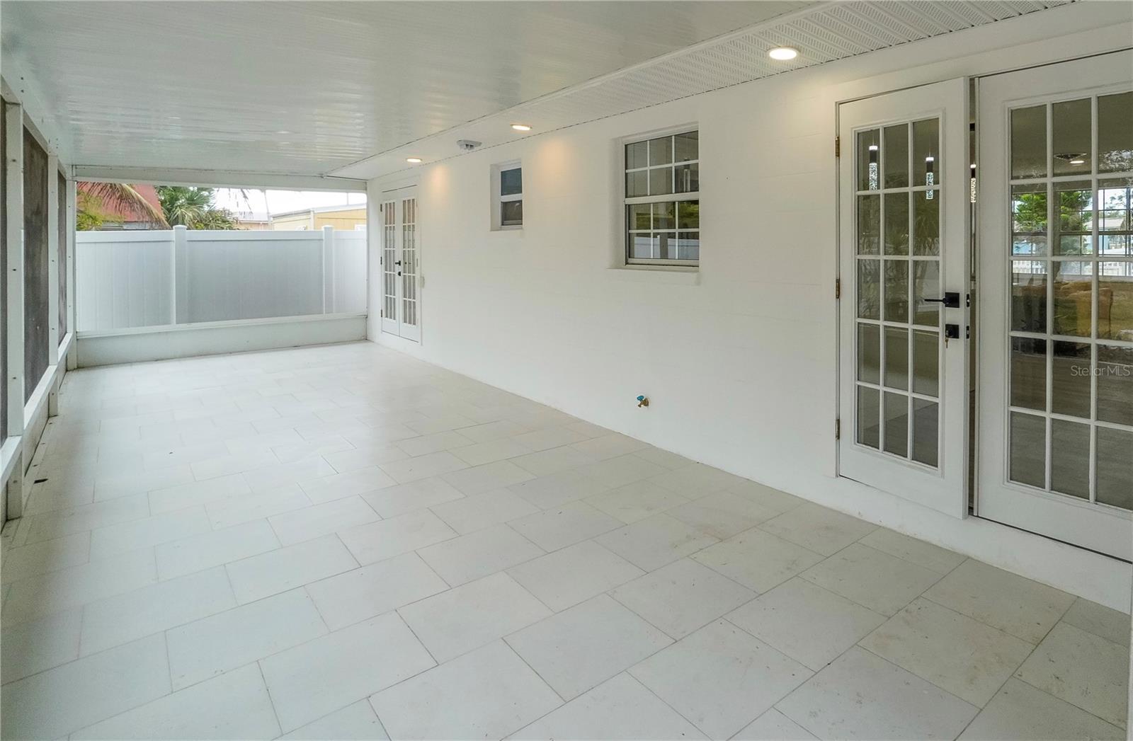 BAY HEIGHTS - Residential Lease