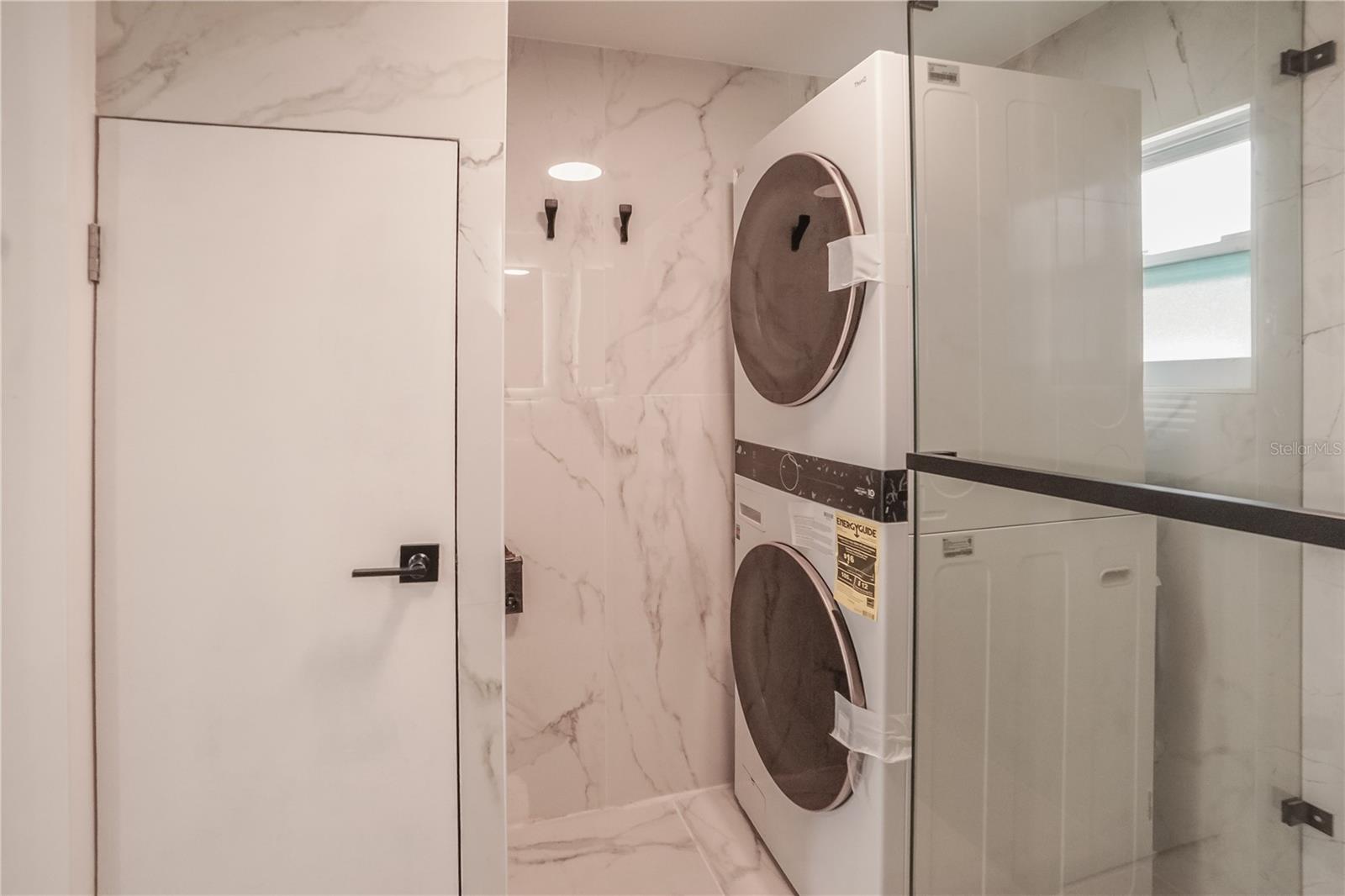 BAY HEIGHTS - Residential Lease