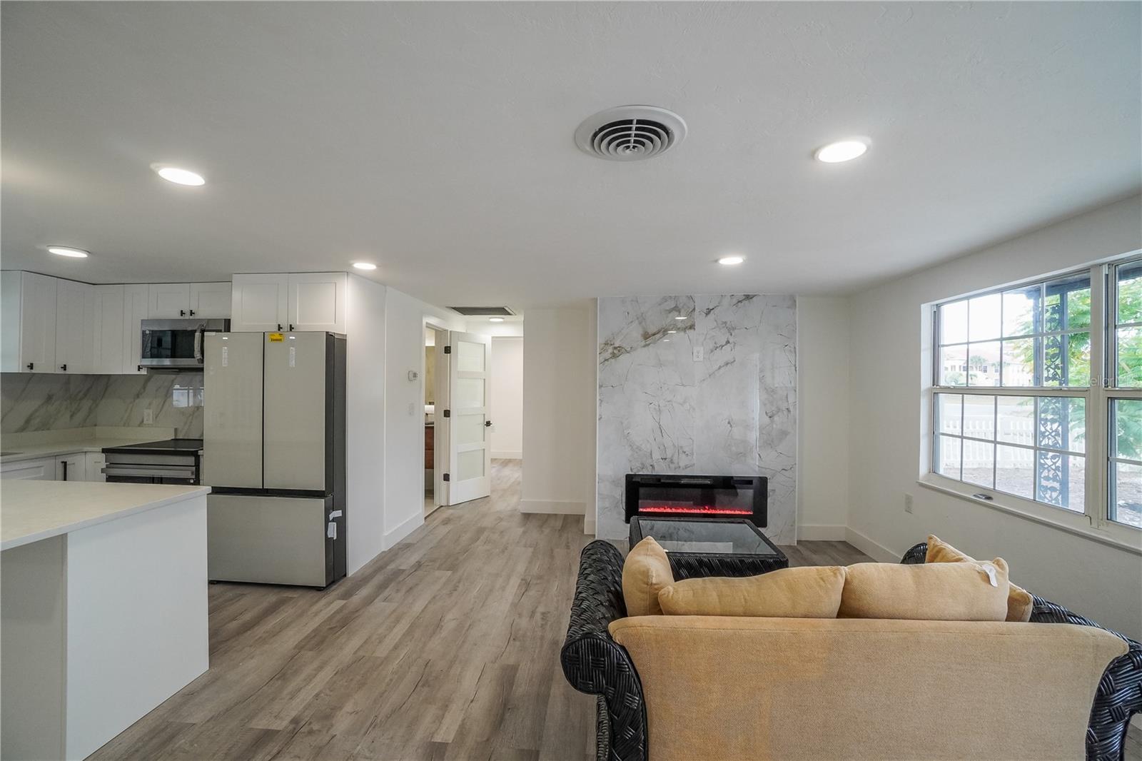 BAY HEIGHTS - Residential Lease