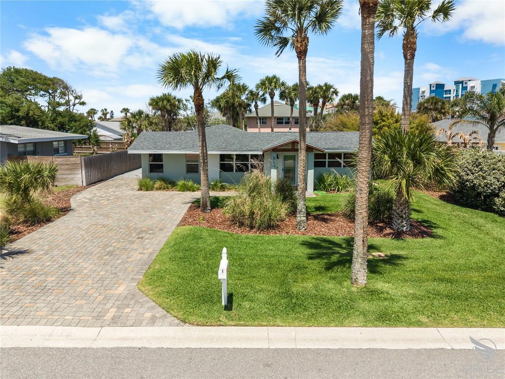 Photo of 818 Hope Avenue, New Smyrna Beach, FL 32169 (MLS # NS1087867)