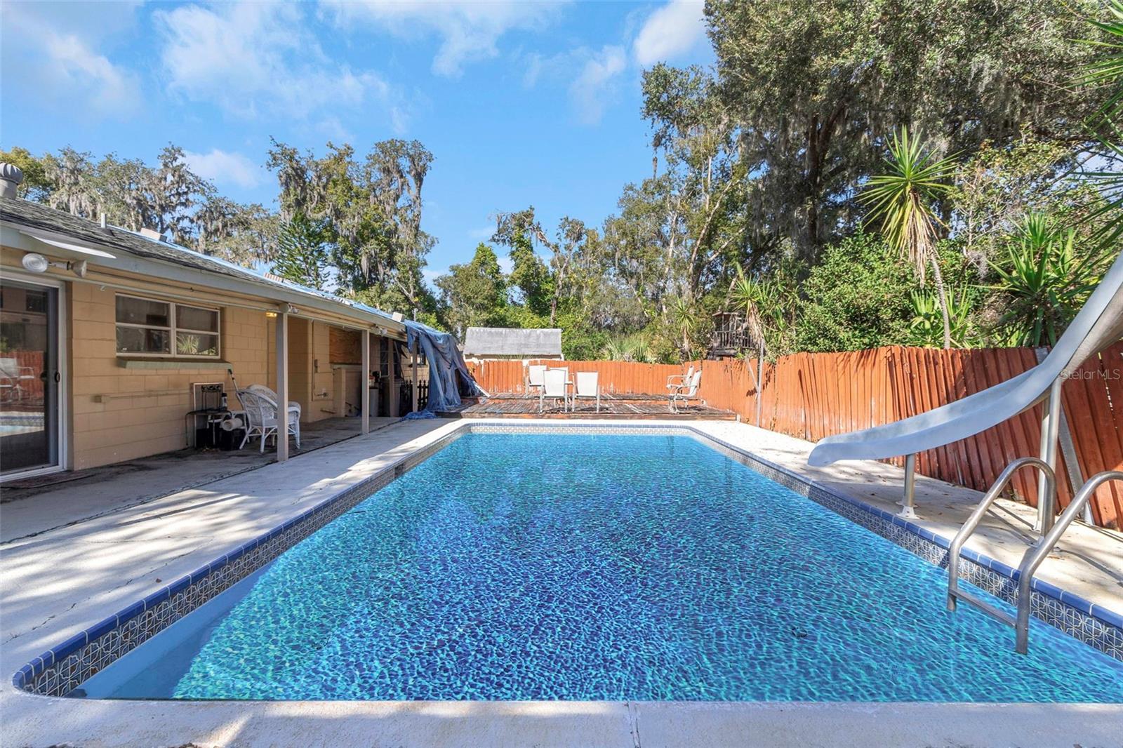 CRYSTAL LAKES VIEW - Residential