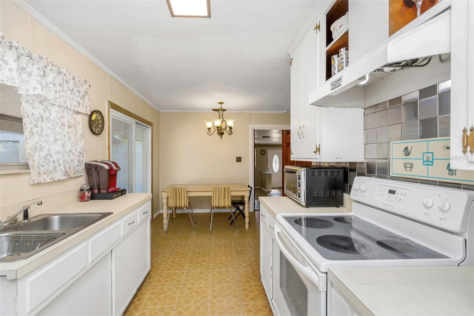 CRYSTAL LAKES VIEW - Residential