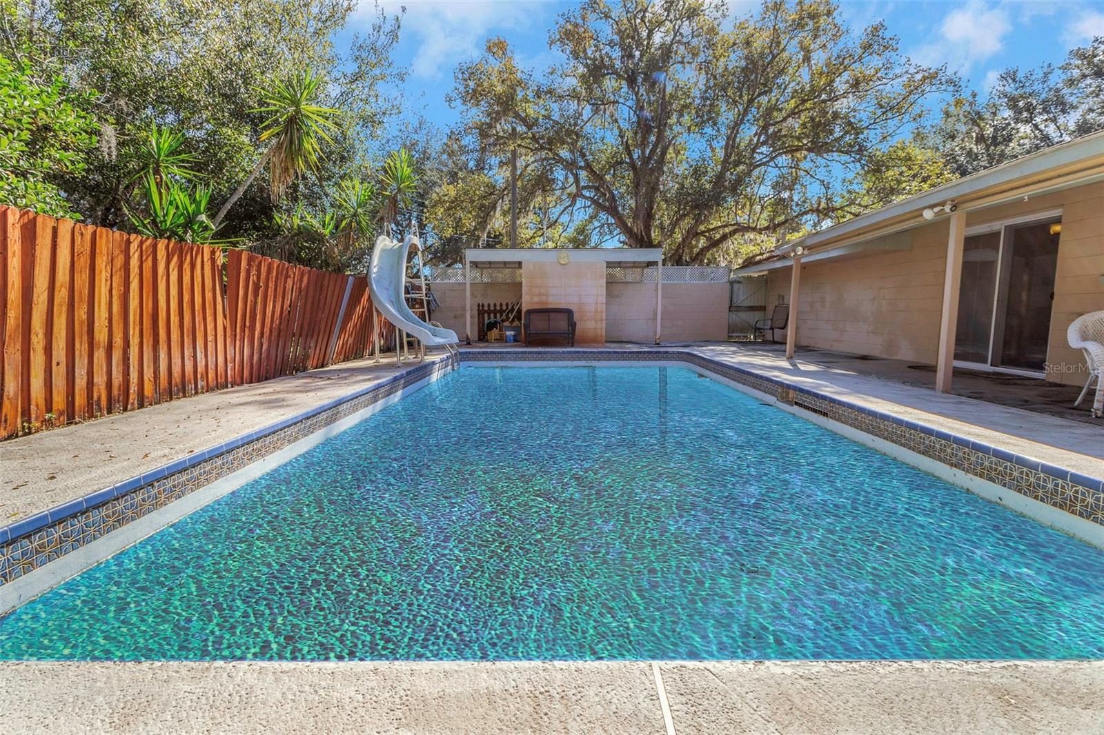 CRYSTAL LAKES VIEW - Residential