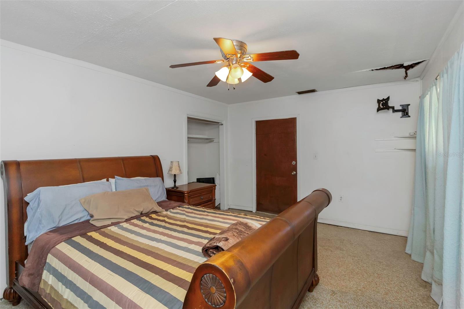 CRYSTAL LAKES VIEW - Residential