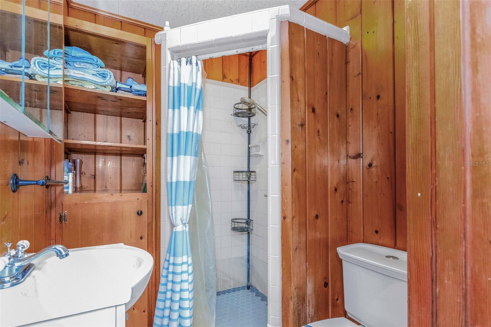 CRYSTAL LAKES VIEW - Residential