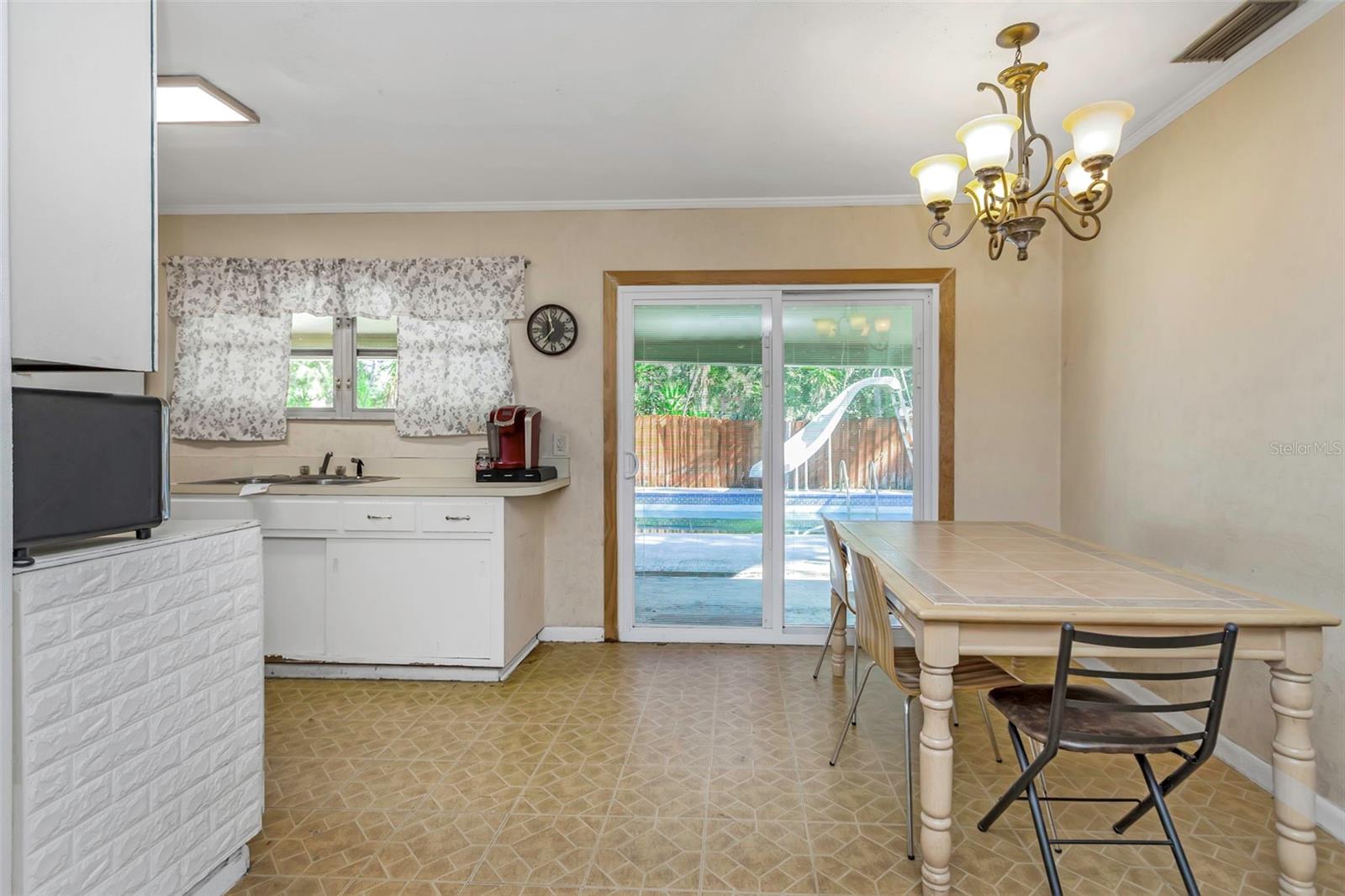 CRYSTAL LAKES VIEW - Residential