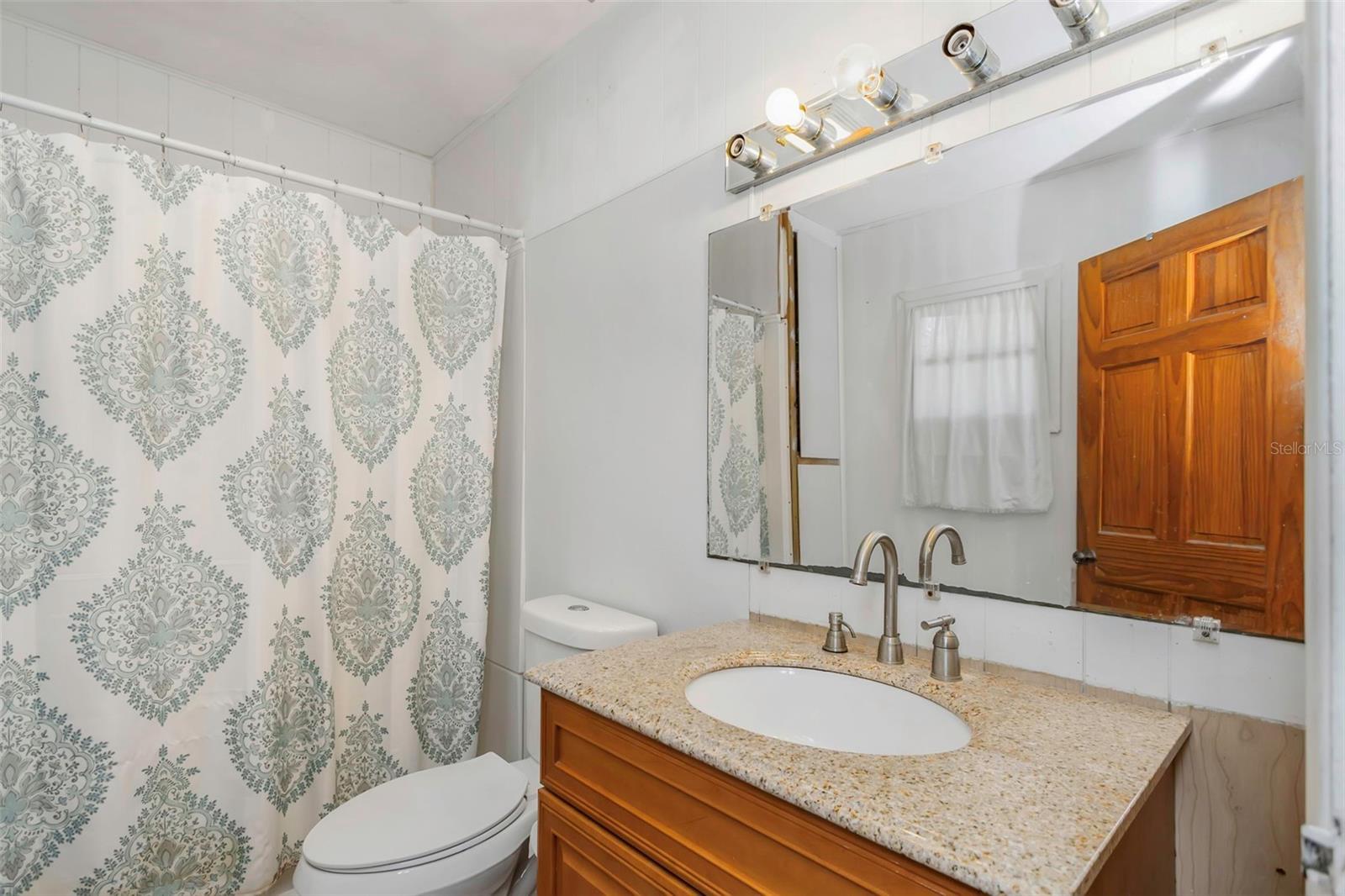 CRYSTAL LAKES VIEW - Residential