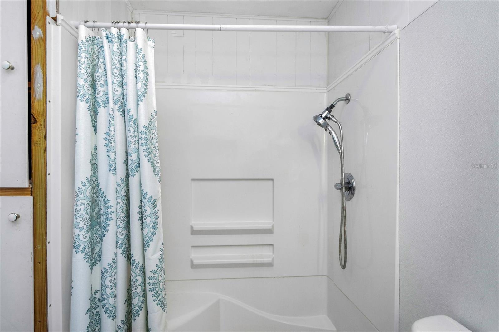 CRYSTAL LAKES VIEW - Residential