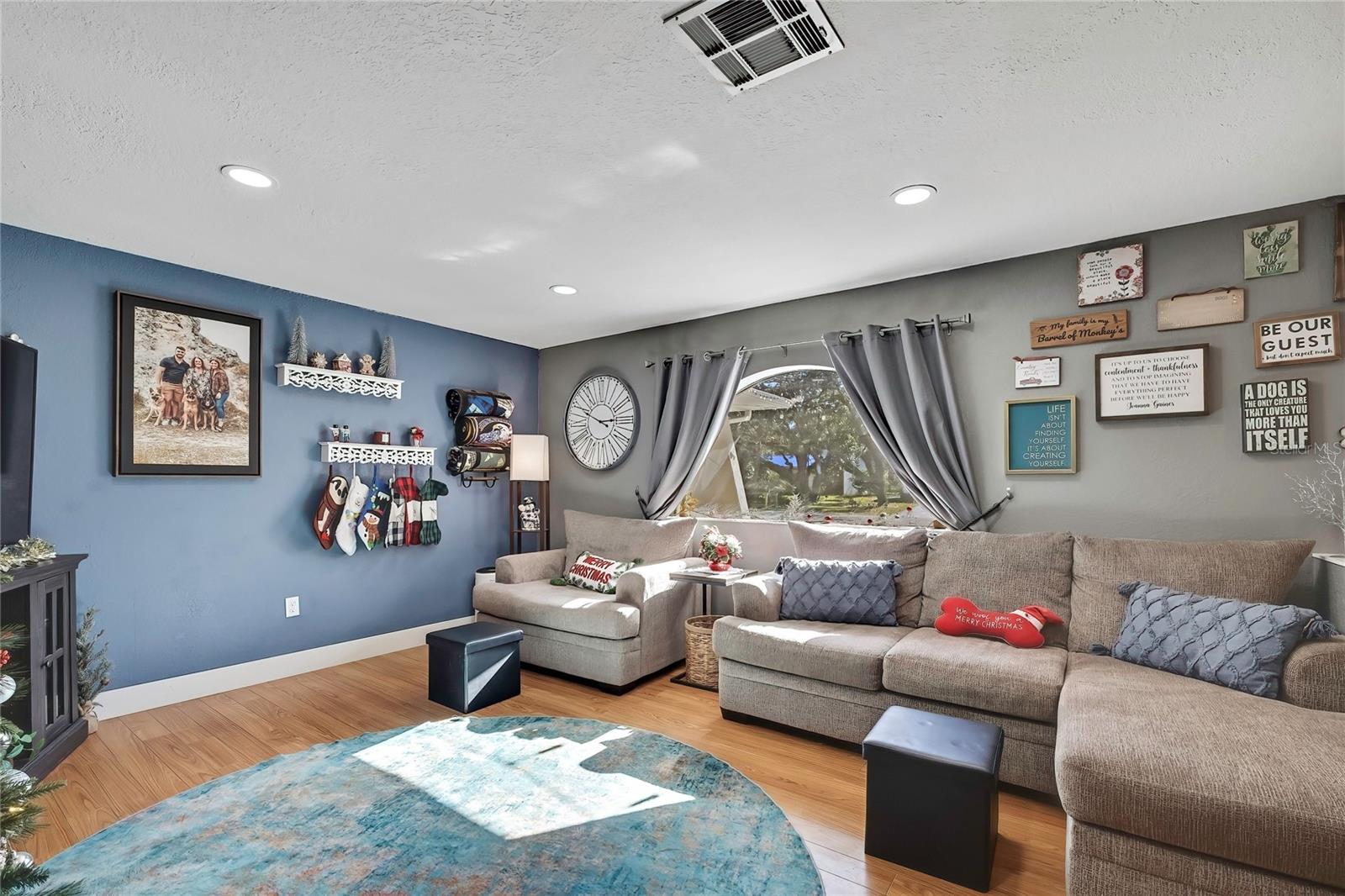 SPRING HILL - Residential