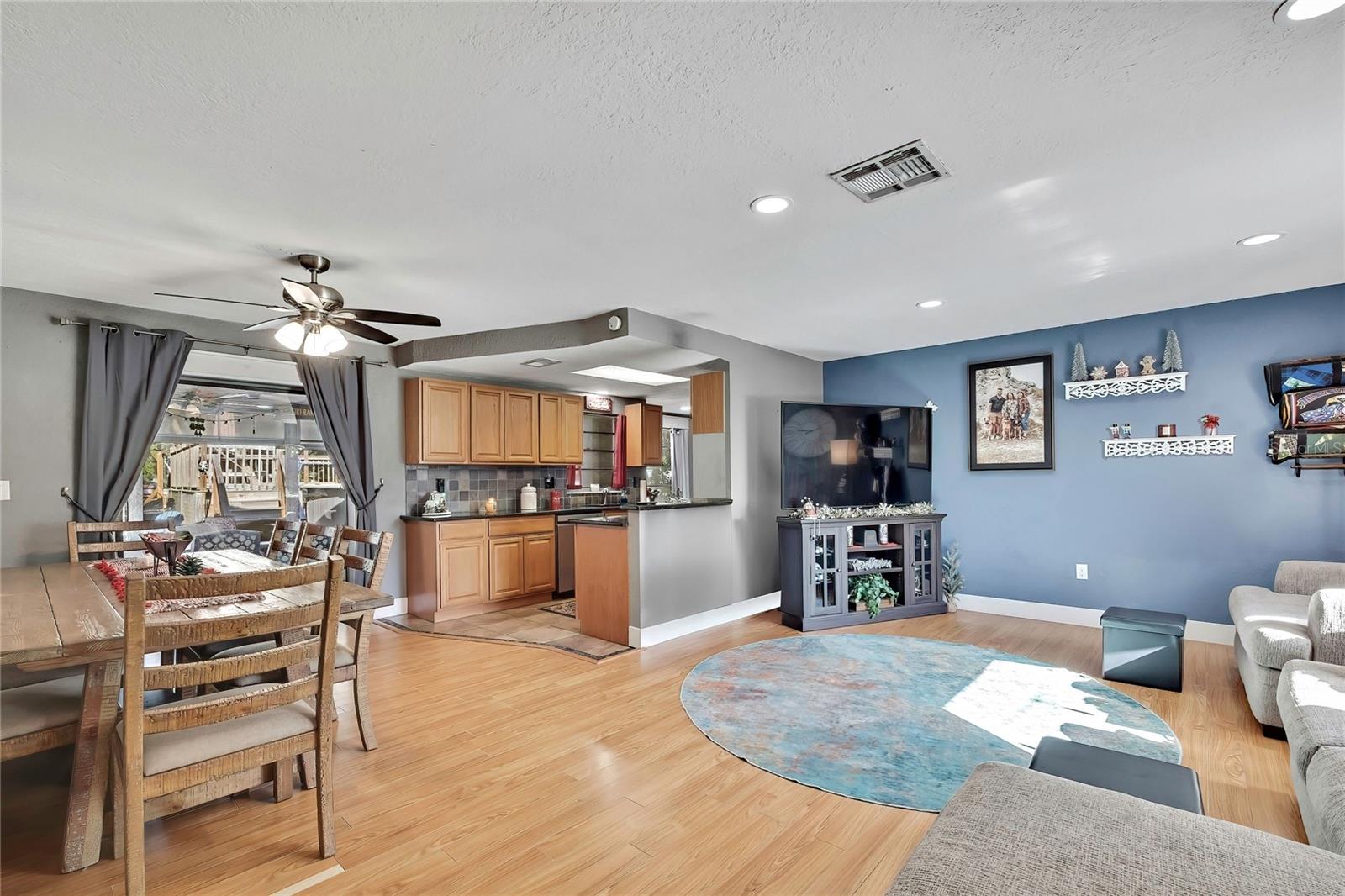 SPRING HILL - Residential